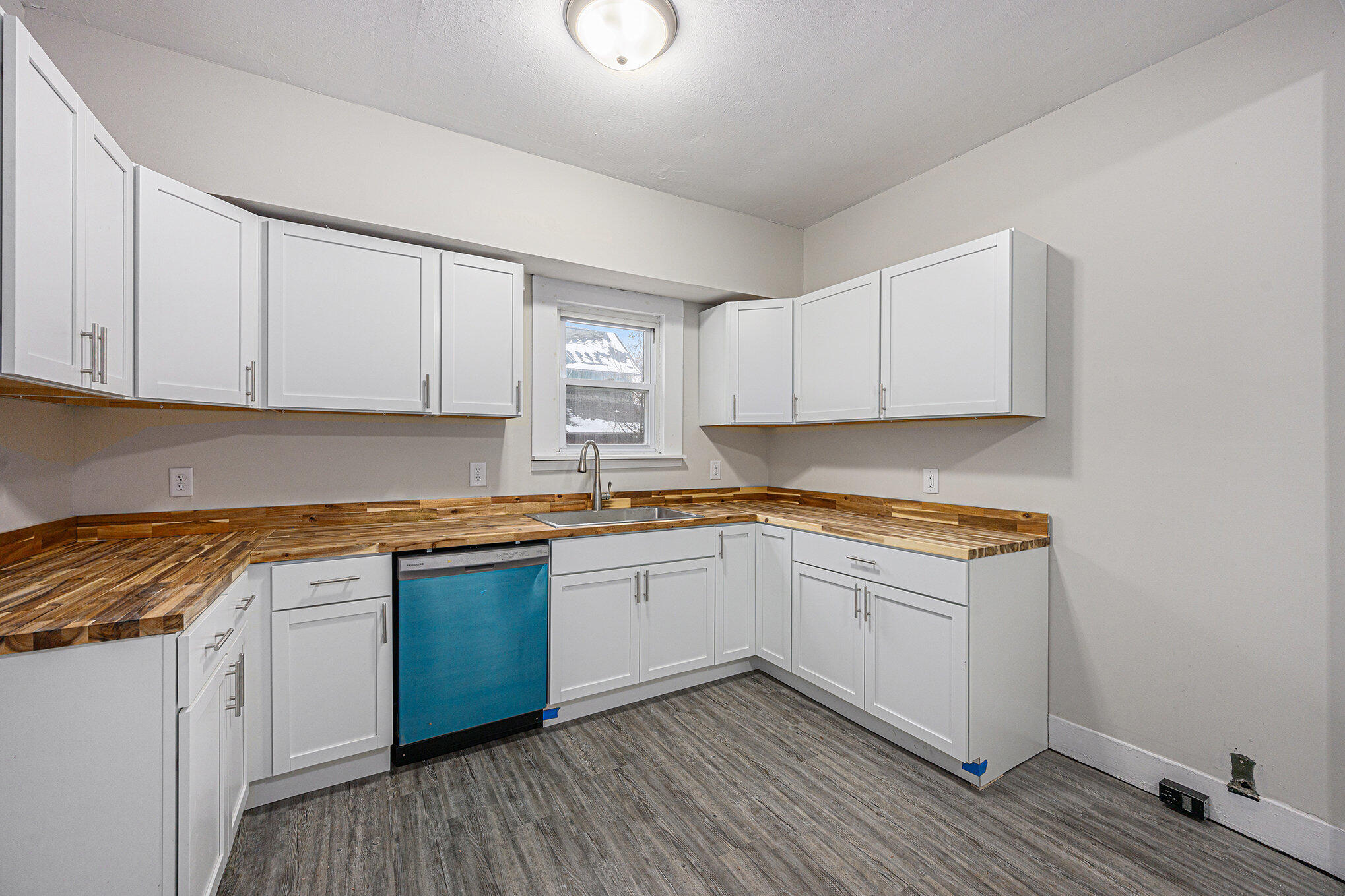 Kalamazoo, Michigan 49048, United States, 3 Bedrooms Bedrooms, ,2 BathroomsBathrooms,Residential,Active,244646