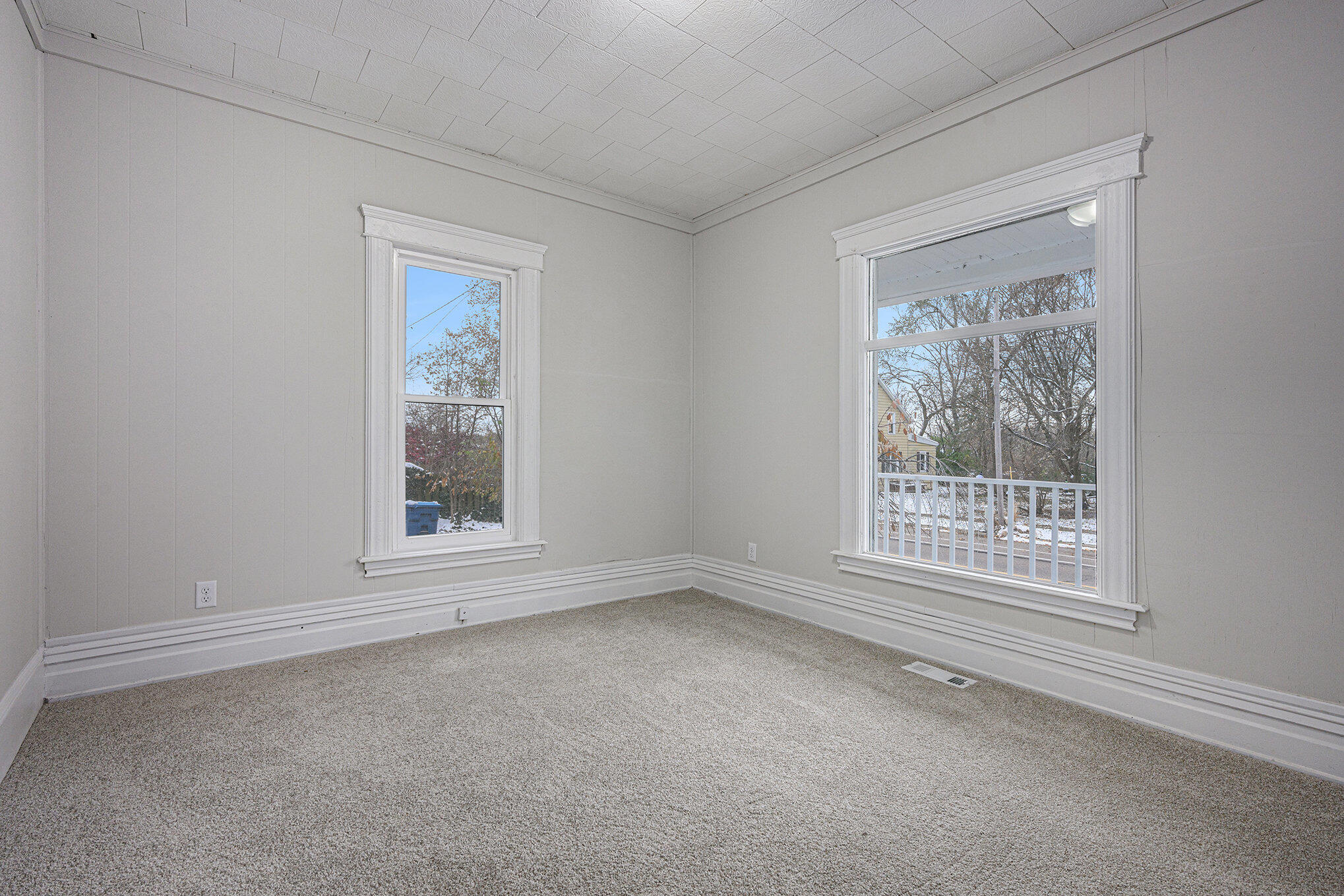 Kalamazoo, Michigan 49048, United States, 3 Bedrooms Bedrooms, ,2 BathroomsBathrooms,Residential,Active,244646