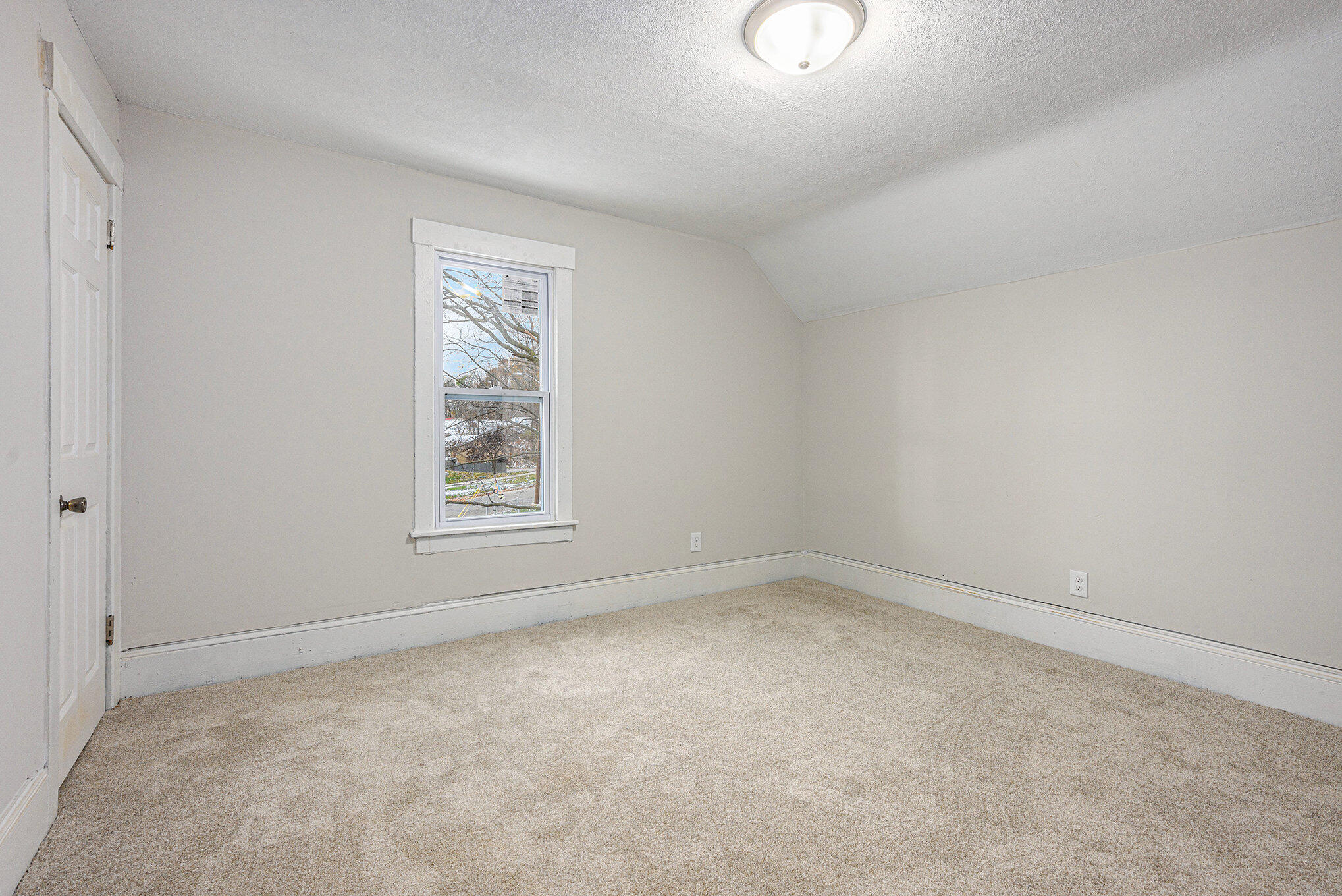 Kalamazoo, Michigan 49048, United States, 3 Bedrooms Bedrooms, ,2 BathroomsBathrooms,Residential,Active,244646