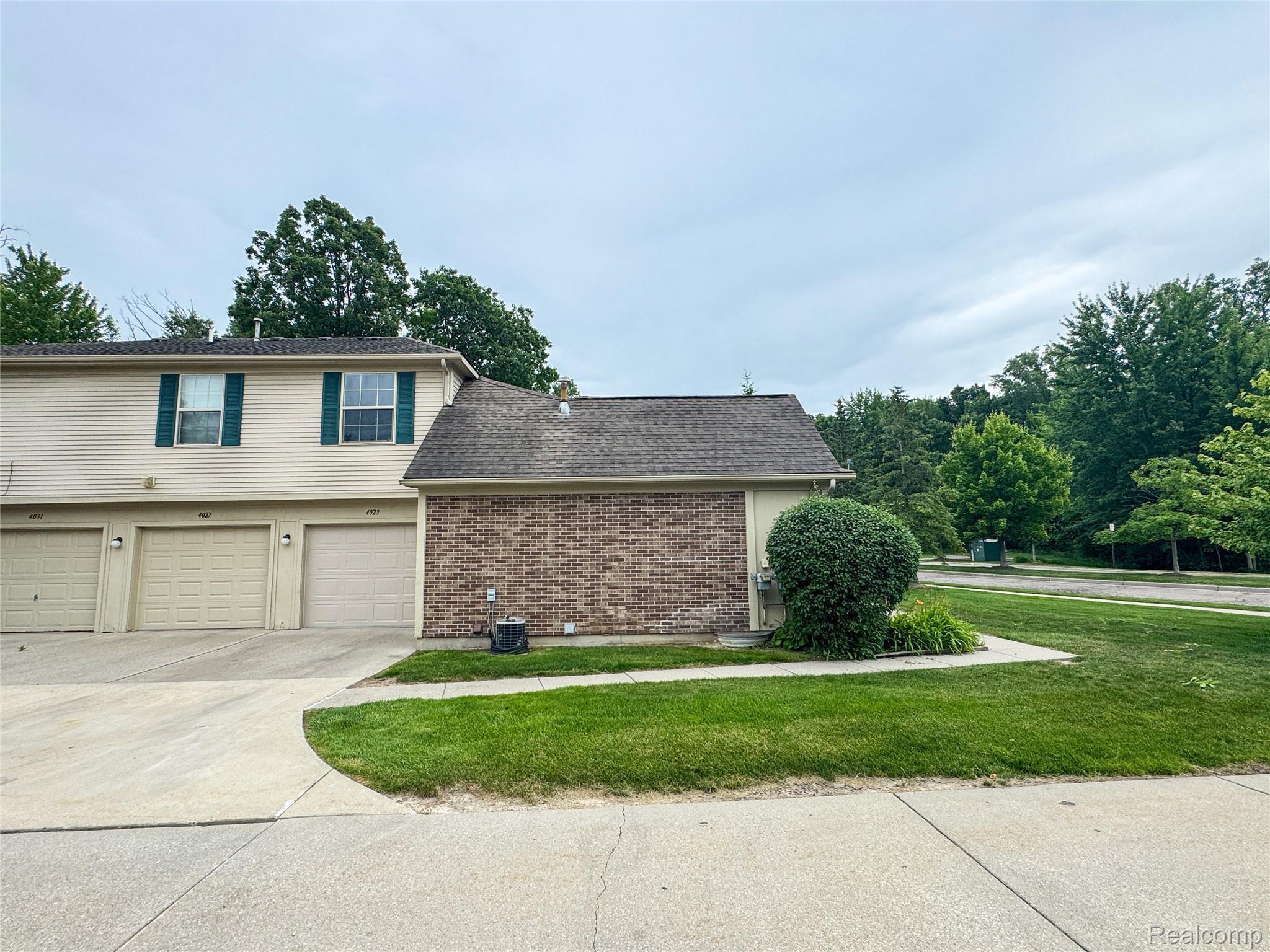 4023 Stonebridge