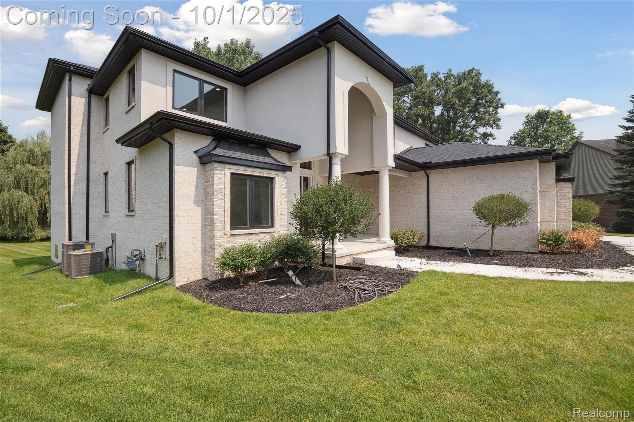46676 Grand Oak Court