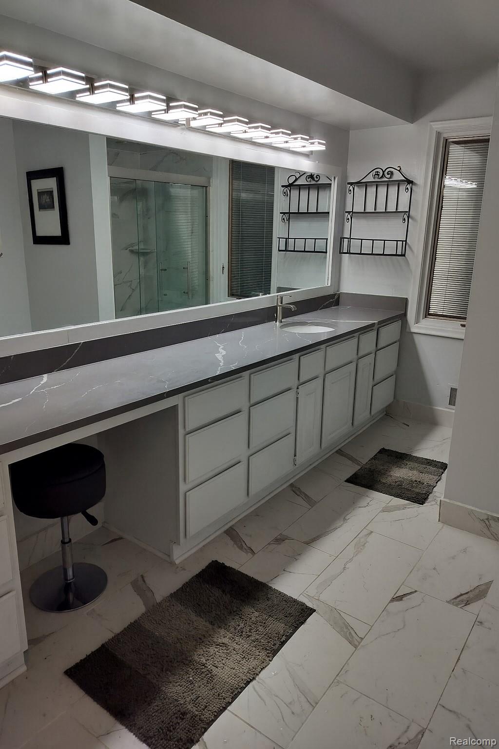 5106 Deer Run Circle