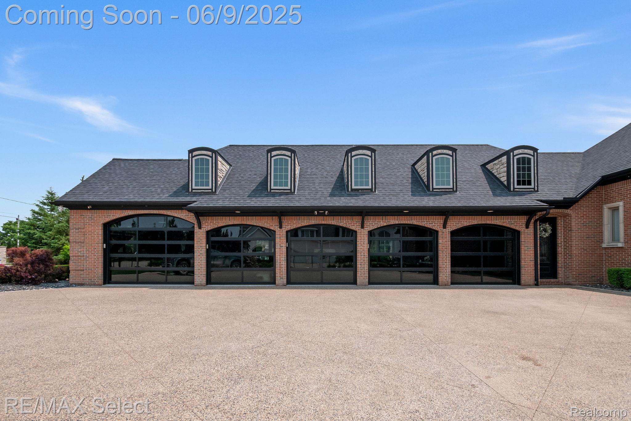 2559 N Long Lake Road