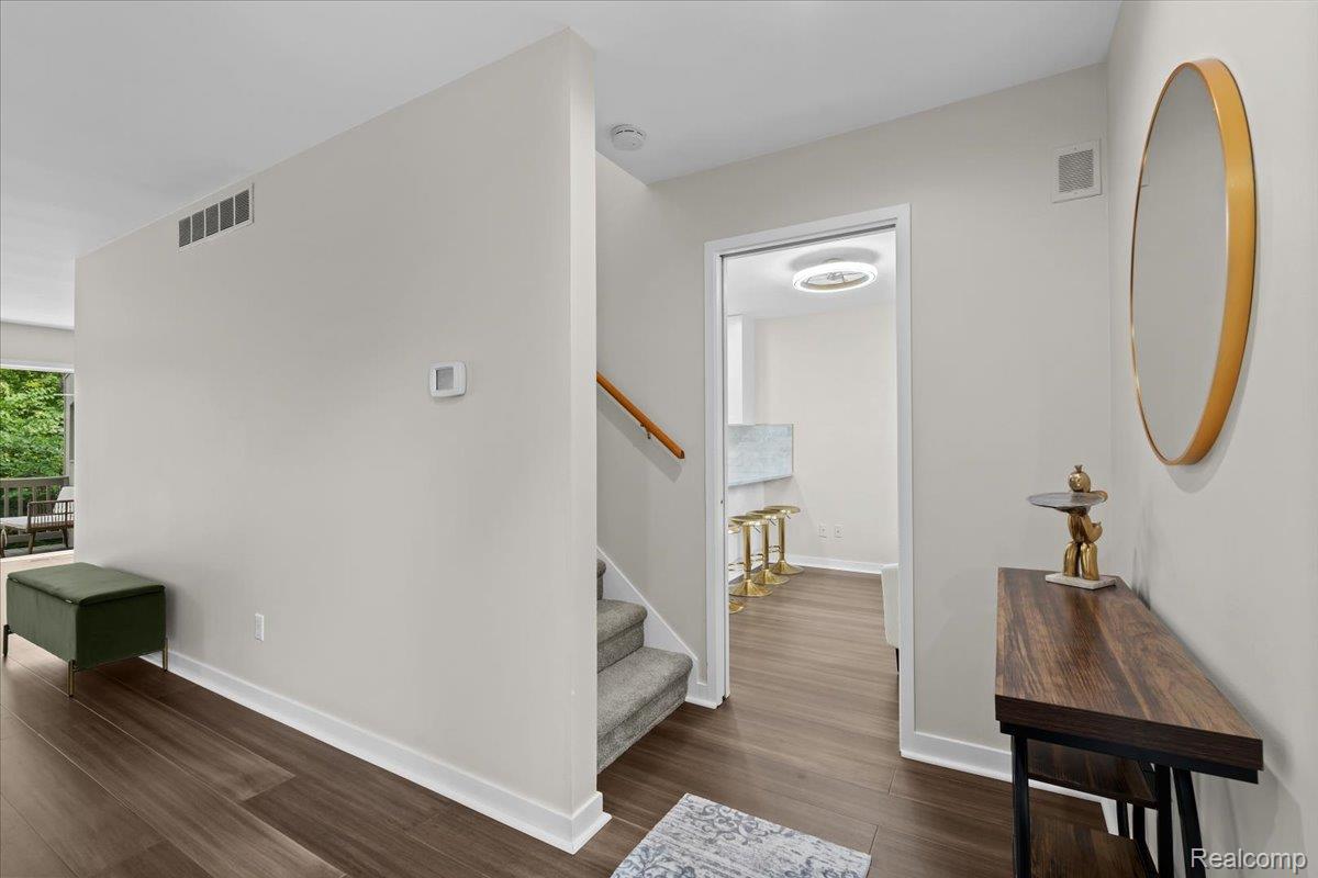 2208 Applewood Court