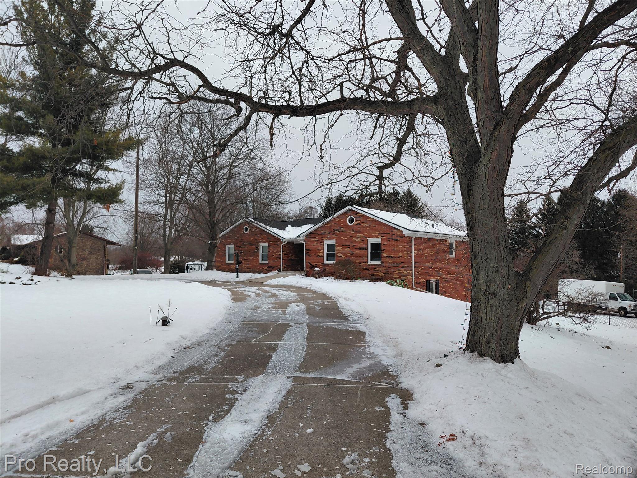 8445 Crestshire Drive