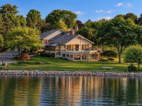 Photo of 3850 Pine Harbor Drive, West Bloomfield Charter Township, MI 48323 (MLS # 20261085022)
