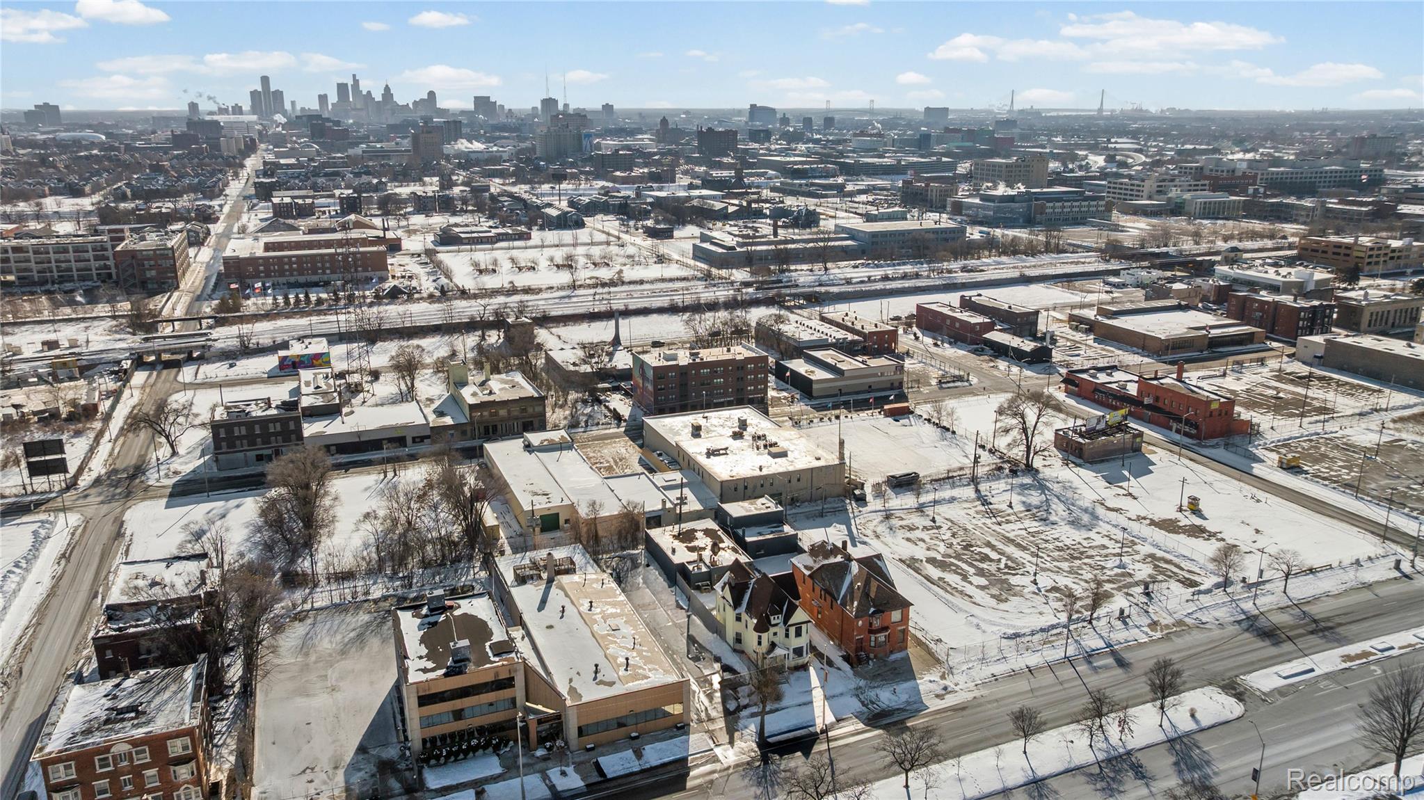 3003 E Grand Boulevard