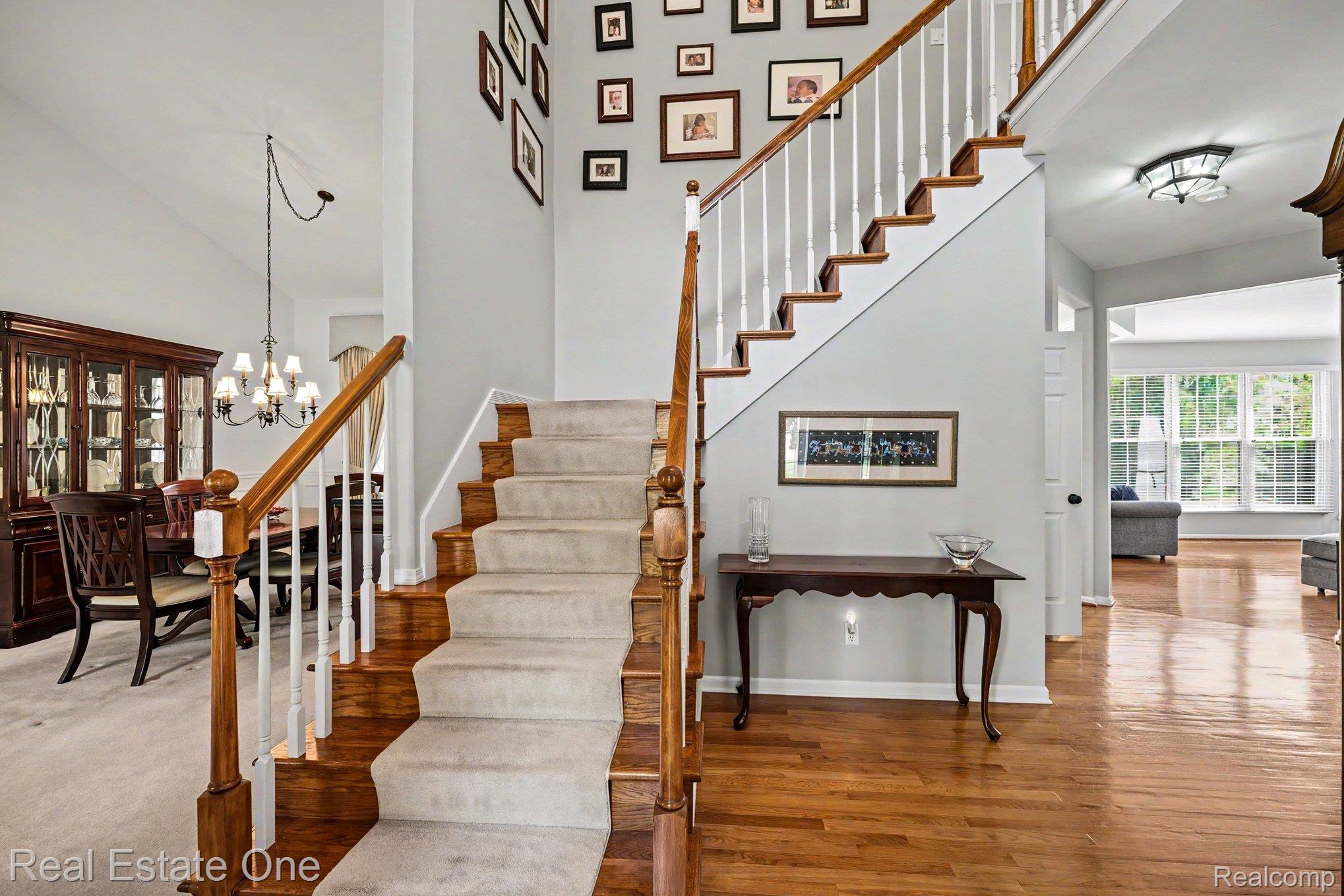 737 Woodfield Way