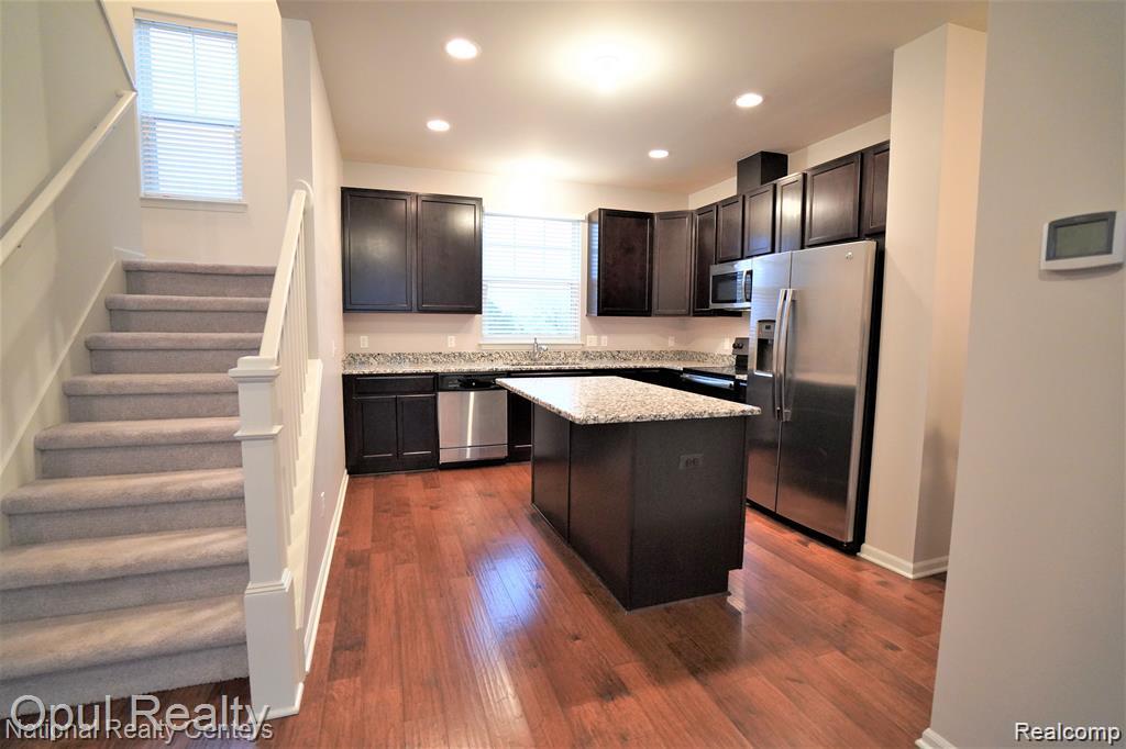 3151 Chambers W