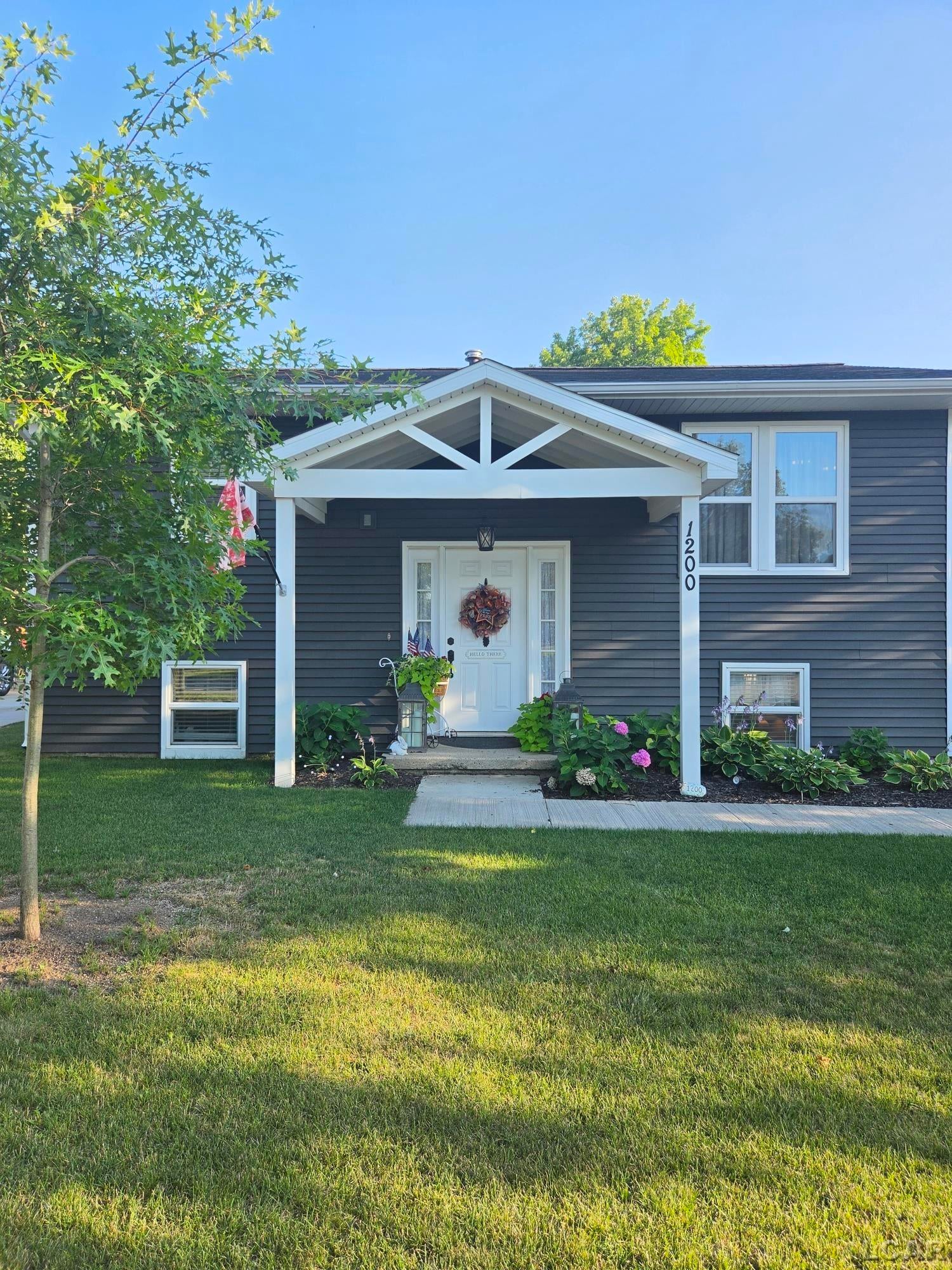 1200 W Pottawatamie Street