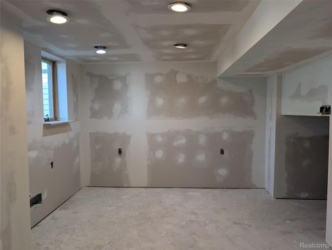 Tiny photo for 909 Hilldale Drive, Royal Oak City, MI 48067 (MLS # 20261014921)