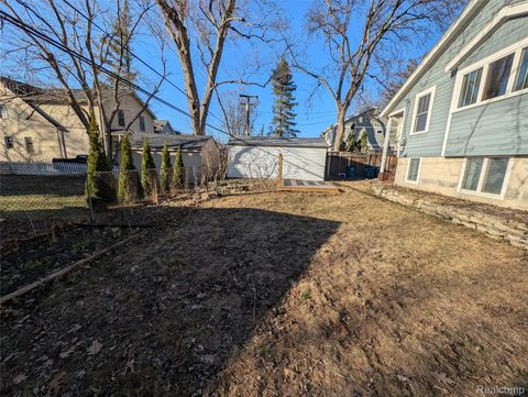 Tiny photo for 909 Hilldale Drive, Royal Oak City, MI 48067 (MLS # 20261014921)