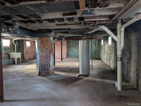 Tiny photo for 909 Hilldale Drive, Royal Oak City, MI 48067 (MLS # 20261014921)