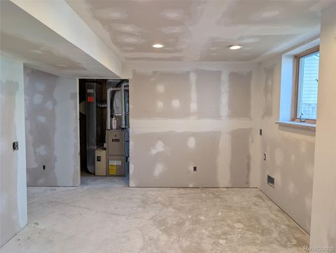 Tiny photo for 909 Hilldale Drive, Royal Oak City, MI 48067 (MLS # 20261014921)