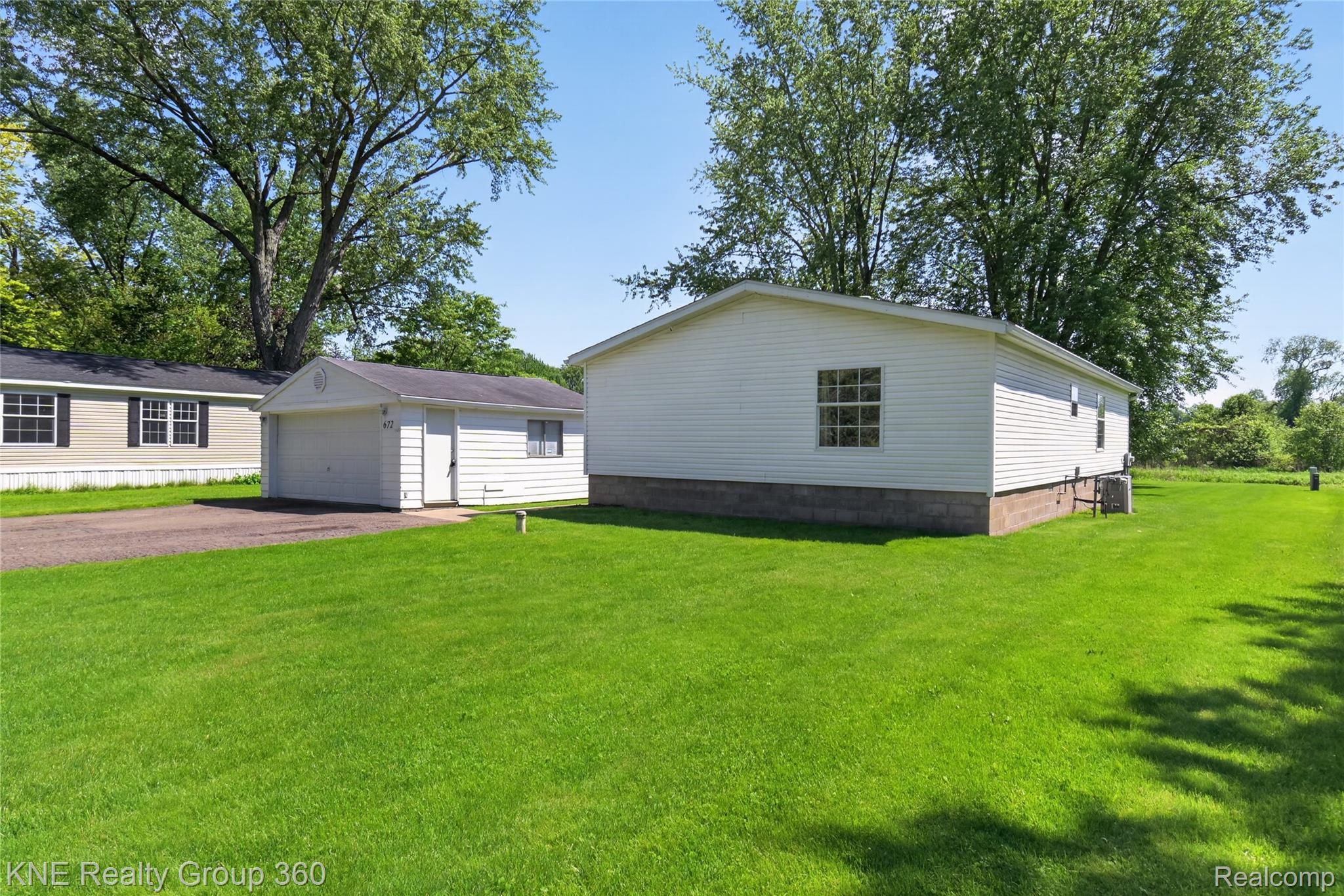 672 Red Oaks Drive