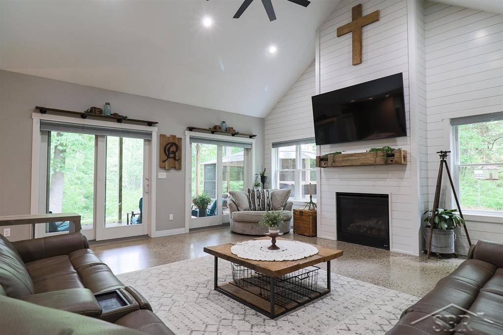319 E Dopp Road