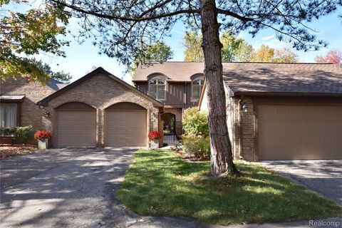 23715 Overlook Circle Bingham Farms Village MI 48025