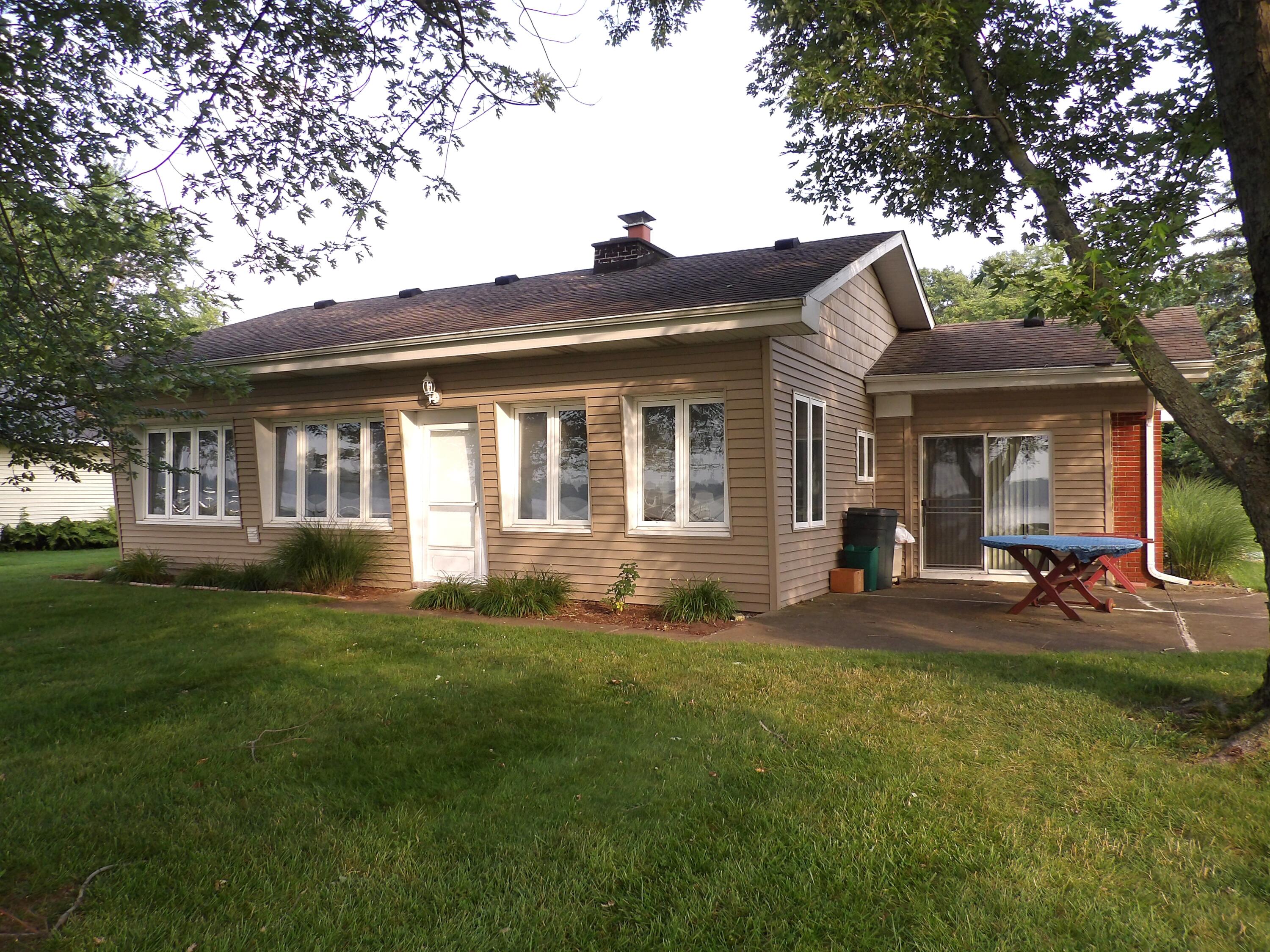 201 Lakeside Drive