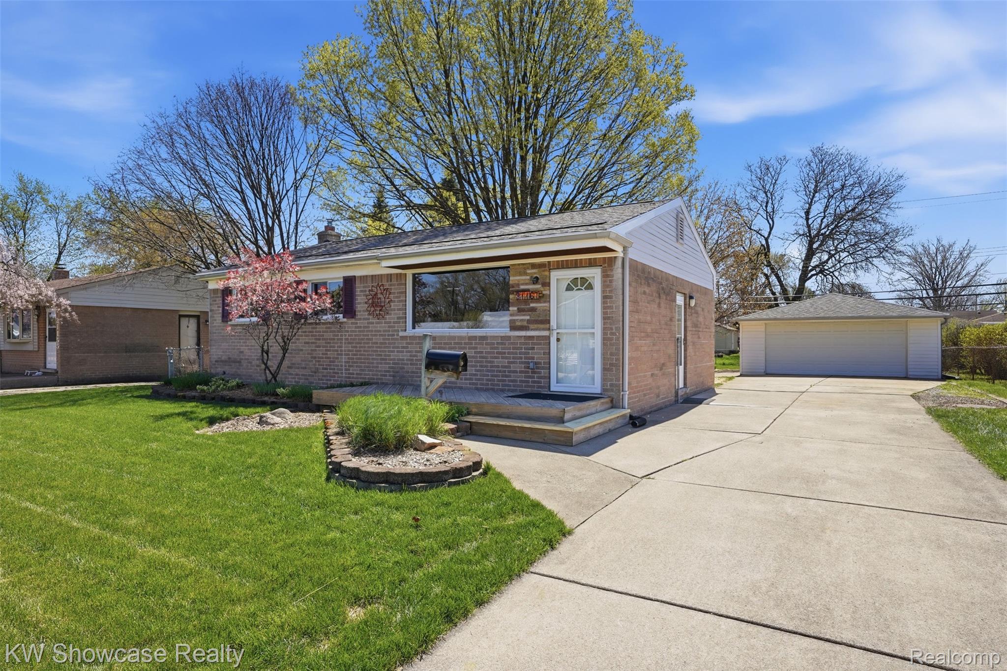 31167 Maplewood Street