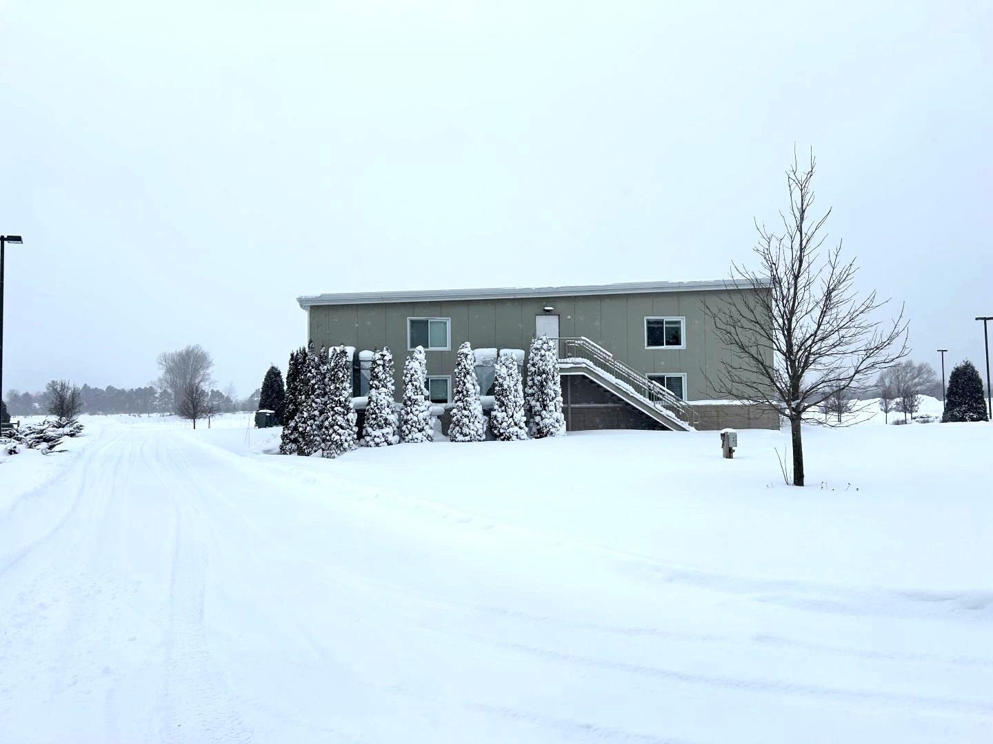 4975 E Traverse Highway