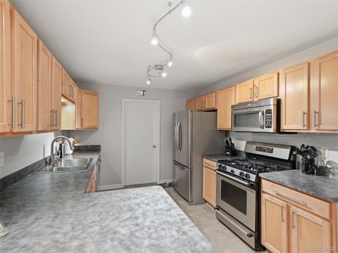 Tiny photo for 2858 Cottonwood Dr. Drive #Unit B, Waterford Charter Township, MI 48328 (MLS # 20261047007)