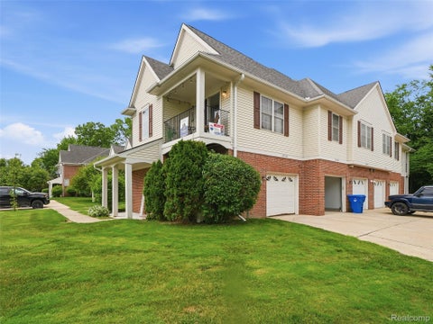 Tiny photo for 2858 Cottonwood Dr. Drive #Unit B, Waterford Charter Township, MI 48328 (MLS # 20261047007)