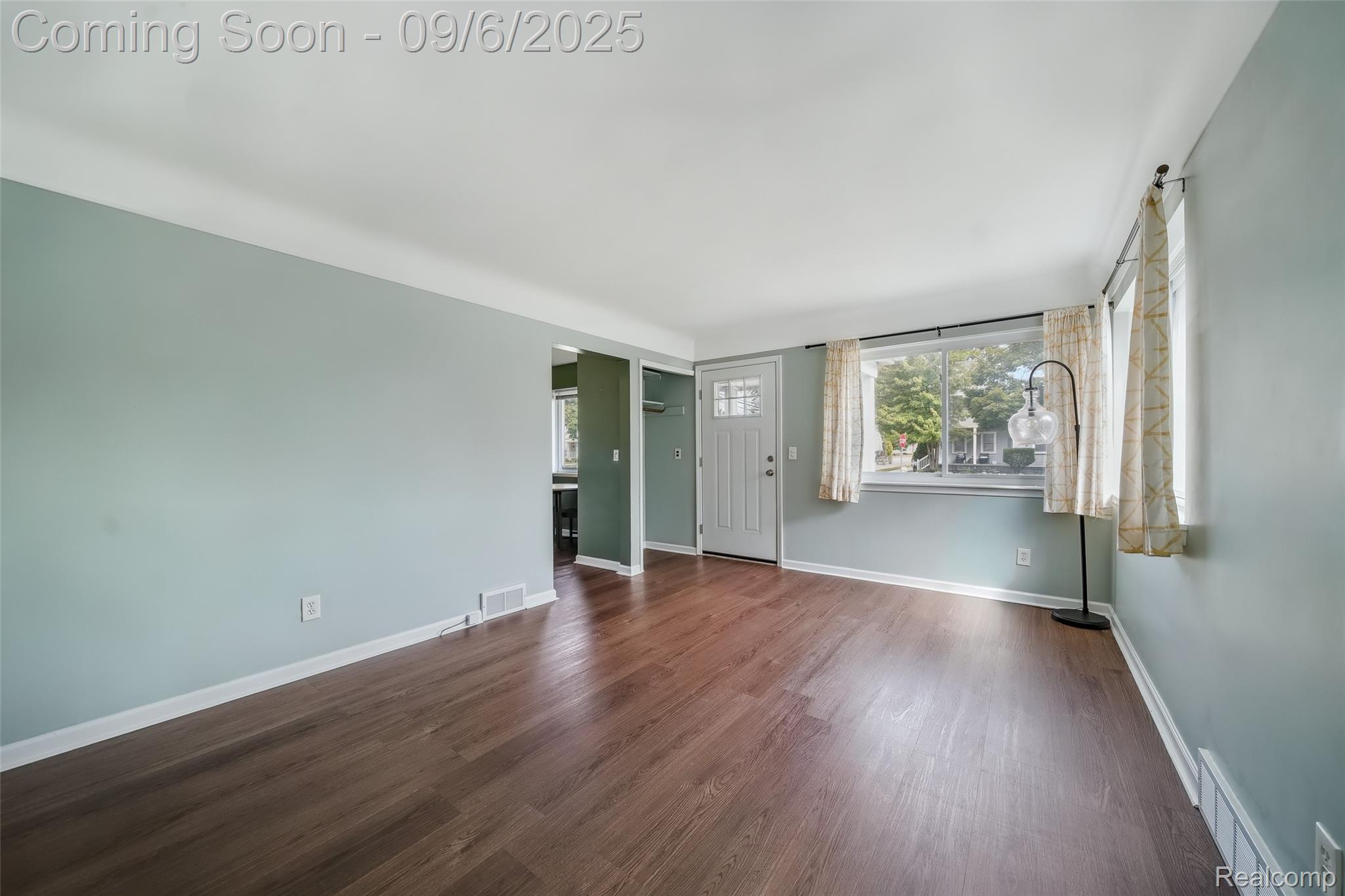 Dearborn City, Michigan 48124, United States, 3 Bedrooms Bedrooms, ,2 BathroomsBathrooms,Residential,Pending,204790