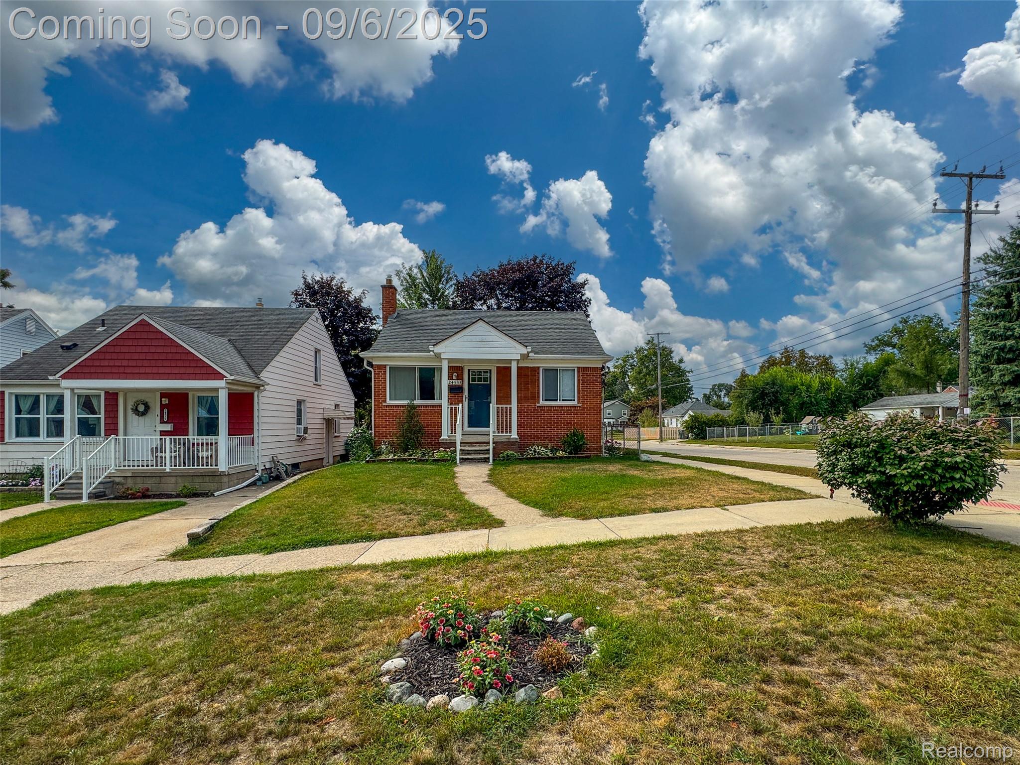 Dearborn City, Michigan 48124, United States, 3 Bedrooms Bedrooms, ,2 BathroomsBathrooms,Residential,Pending,204790