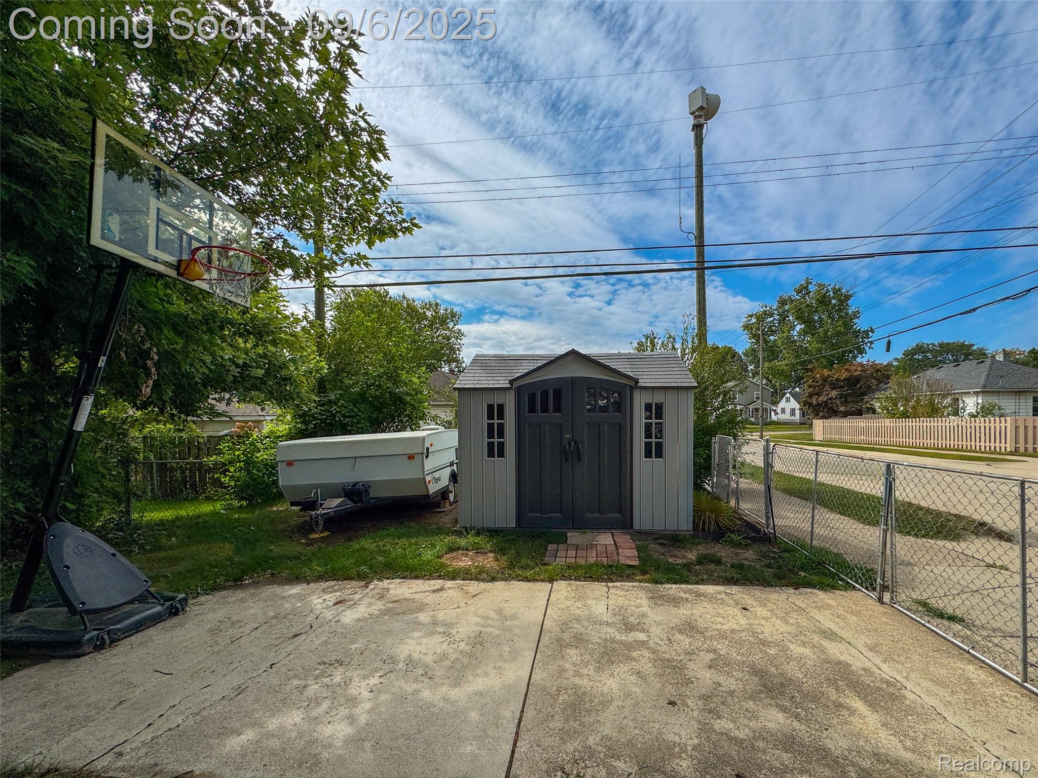 Dearborn City, Michigan 48124, United States, 3 Bedrooms Bedrooms, ,2 BathroomsBathrooms,Residential,Pending,204790