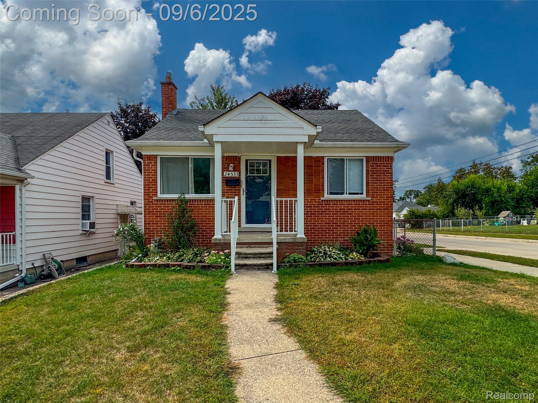 Dearborn City, Michigan 48124, United States, 3 Bedrooms Bedrooms, ,2 BathroomsBathrooms,Residential,Pending,204790