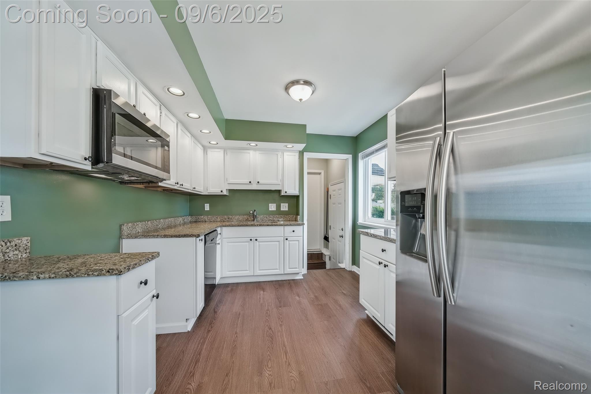 Dearborn City, Michigan 48124, United States, 3 Bedrooms Bedrooms, ,2 BathroomsBathrooms,Residential,Pending,204790