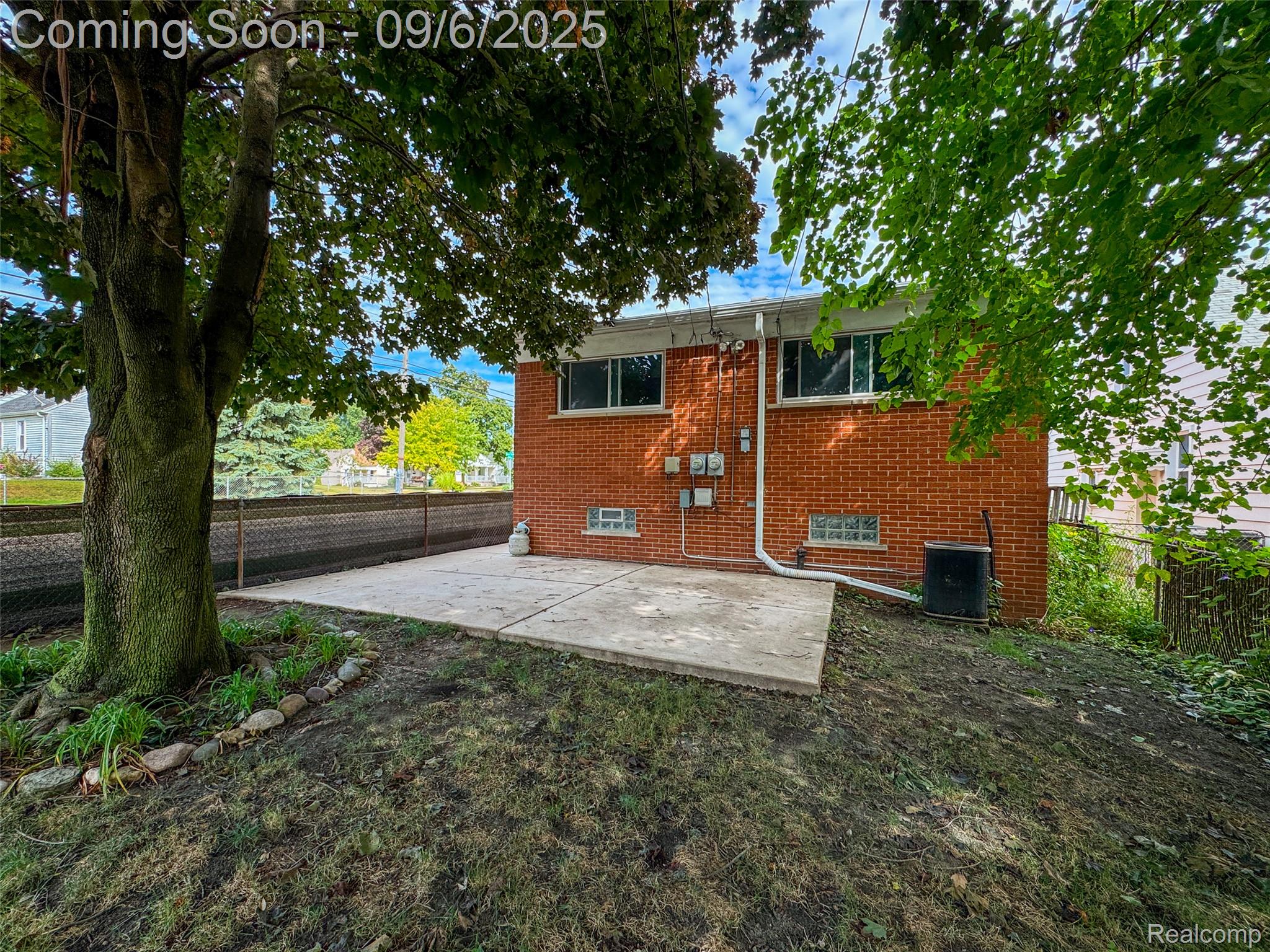 Dearborn City, Michigan 48124, United States, 3 Bedrooms Bedrooms, ,2 BathroomsBathrooms,Residential,Pending,204790