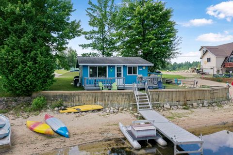 9301 E 50 Road Clam Lake Township MI 49601