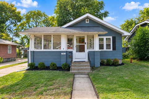 Photo for 701 Saint Clair Avenue