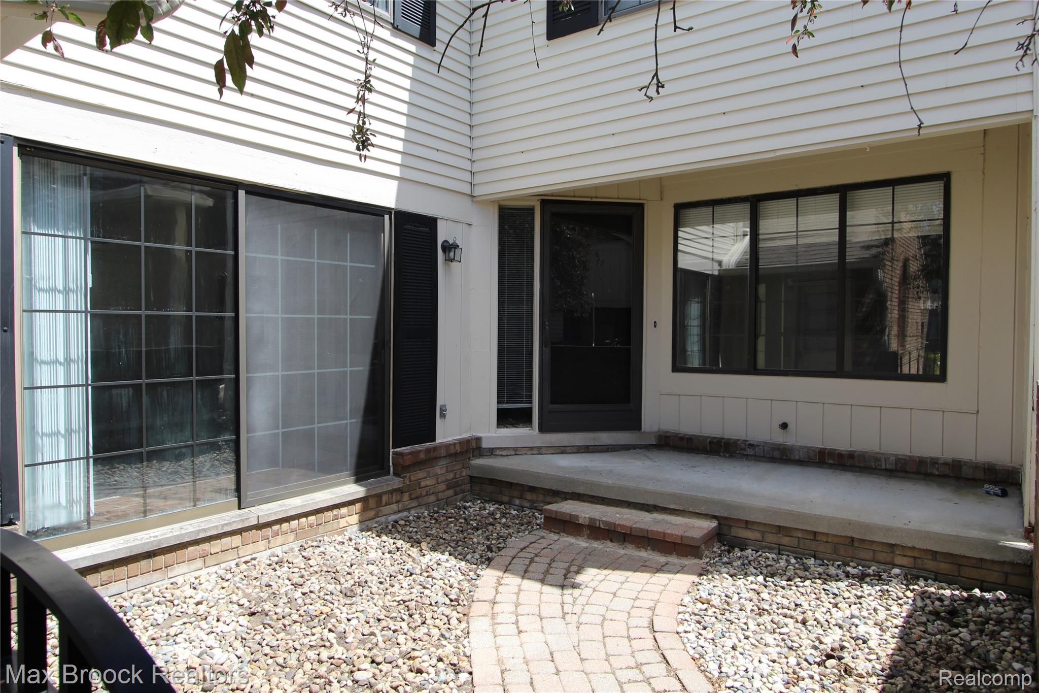 7139 Creeks Crossing