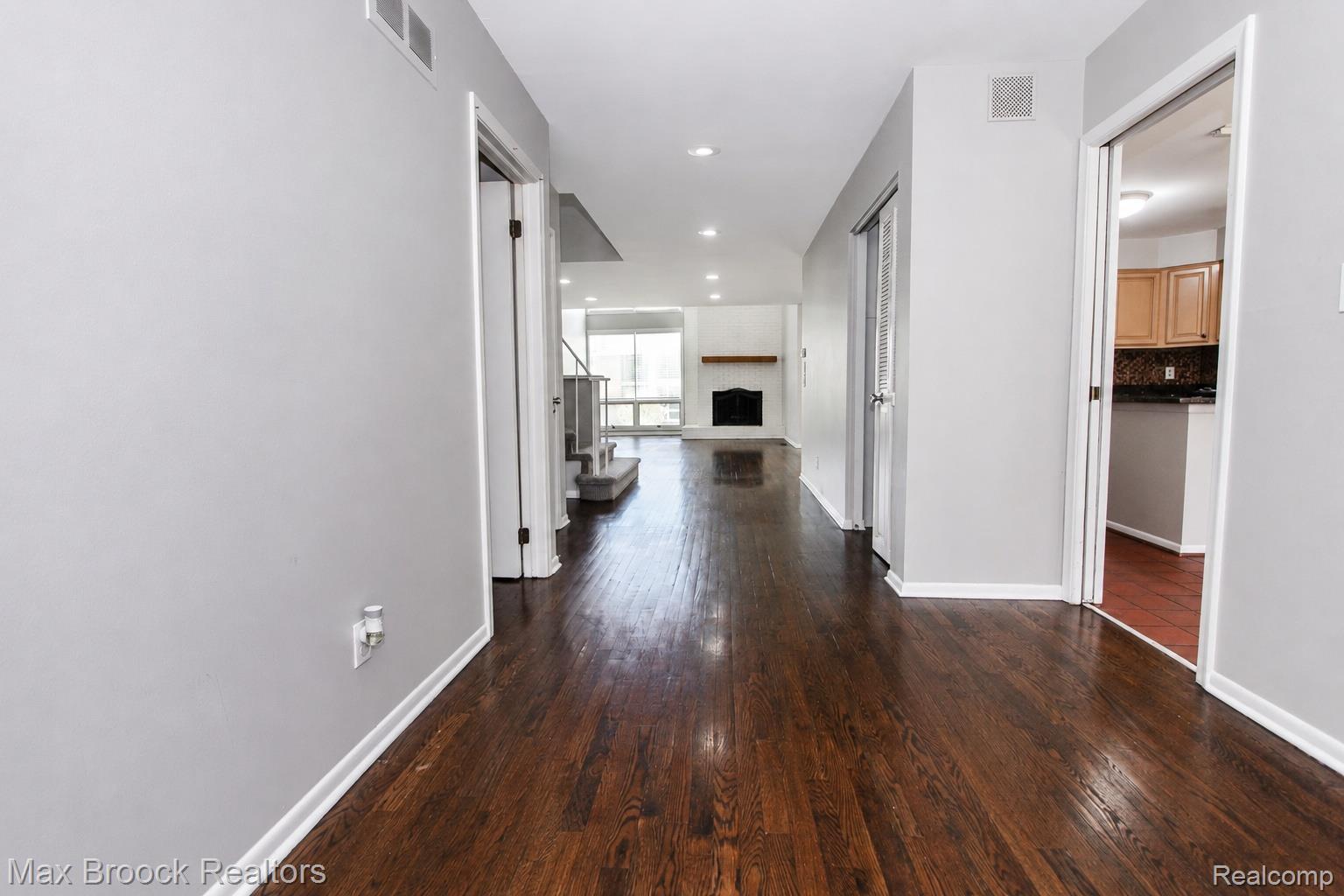 7139 Creeks Crossing