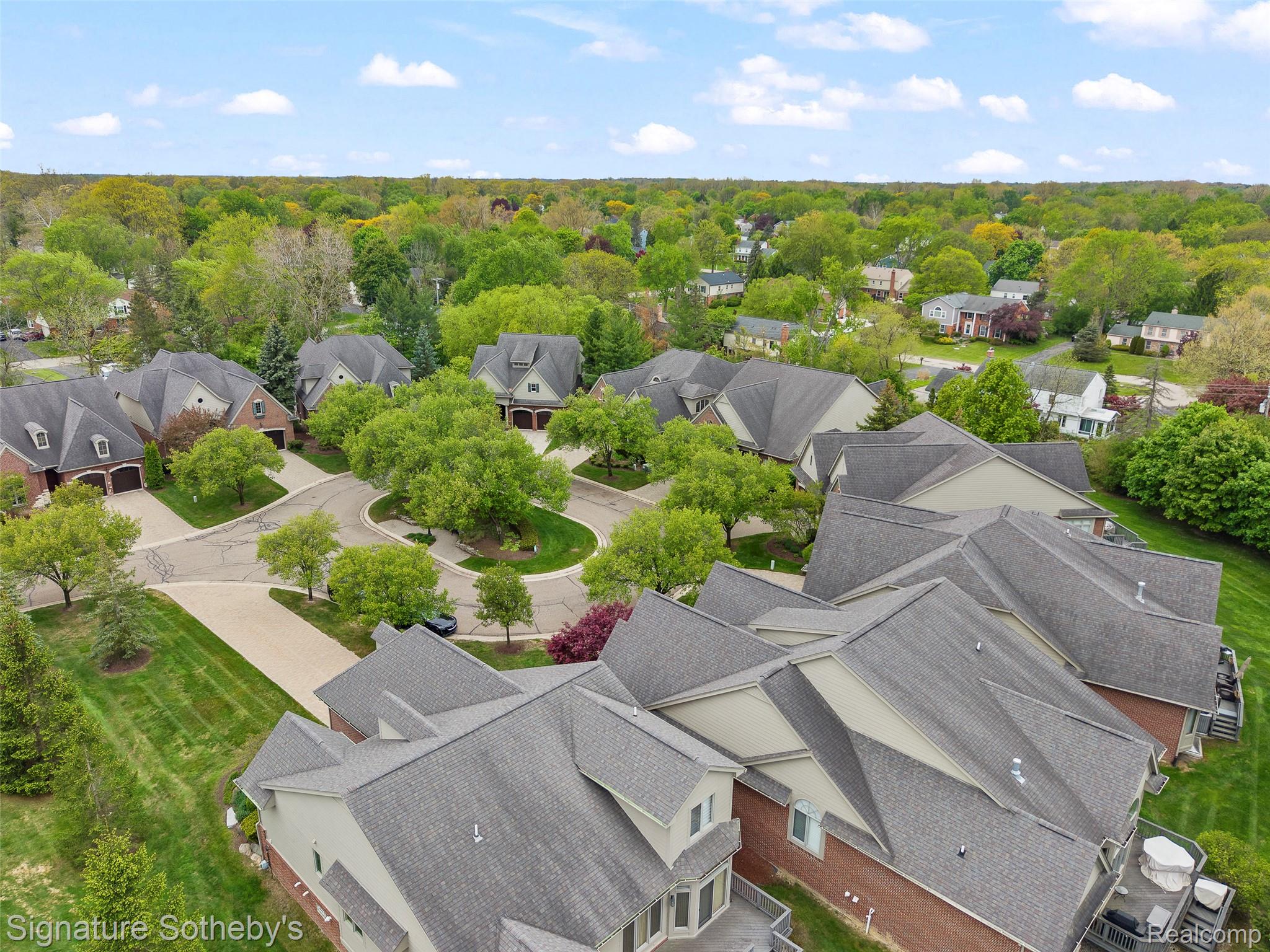 5375 Pembrooke Crossing Court