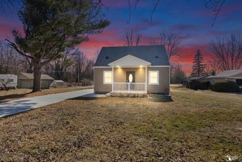 533 Center Street Carleton Village MI 48117