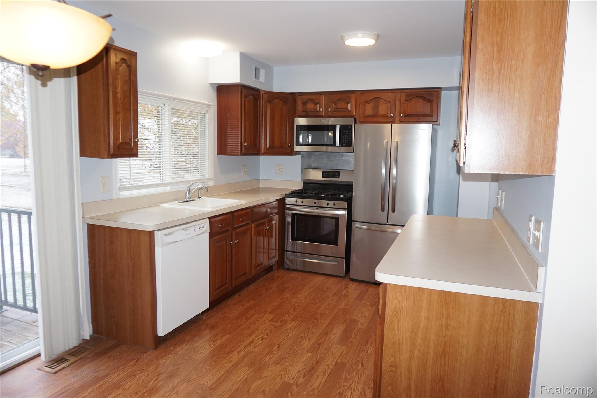 Clinton Charter Township, Michigan 48036, United States, 3 Bedrooms Bedrooms, ,2 BathroomsBathrooms,Residential,Coming Soon,241727