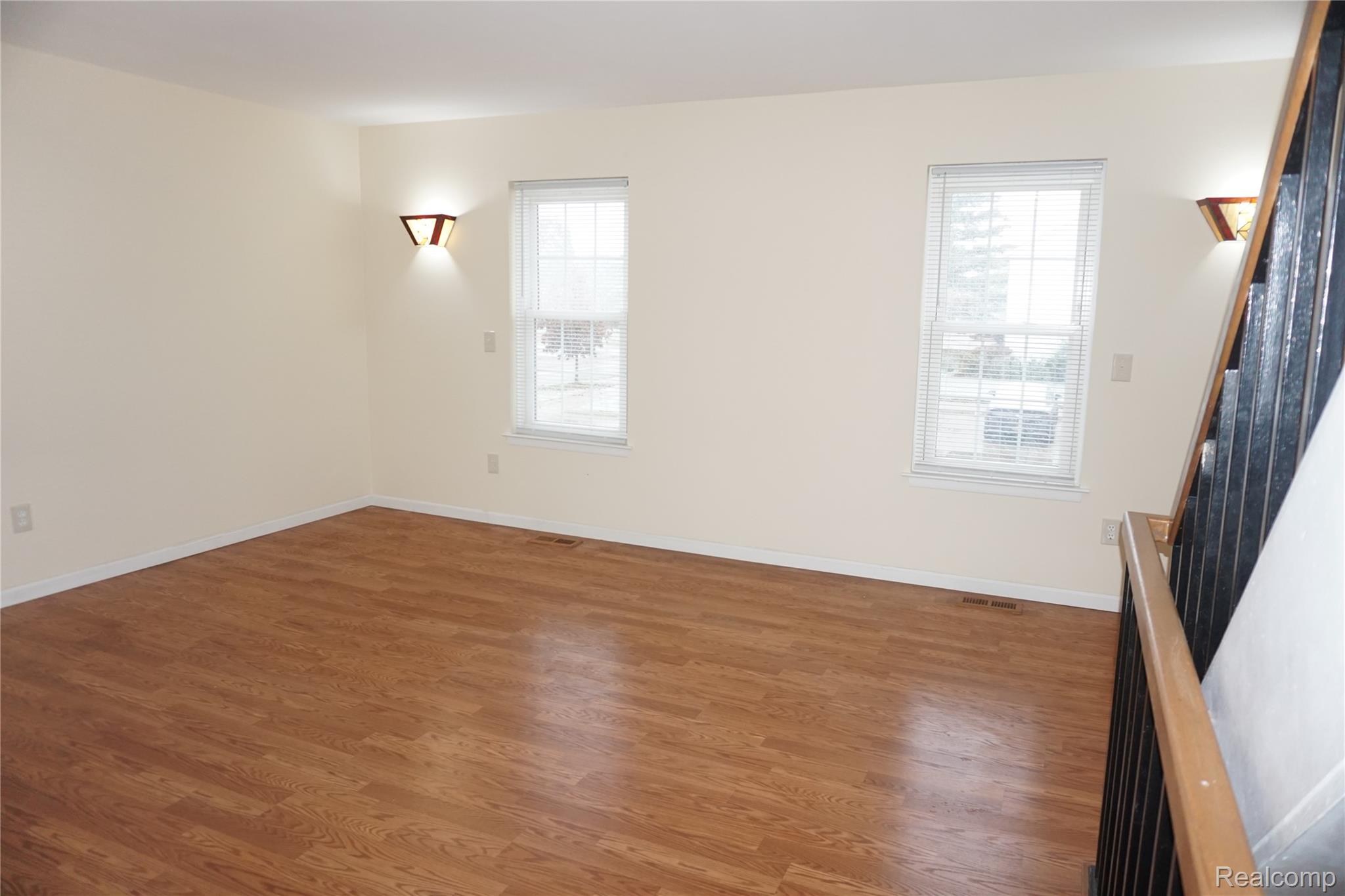 Clinton Charter Township, Michigan 48036, United States, 3 Bedrooms Bedrooms, ,2 BathroomsBathrooms,Residential,Coming Soon,241727