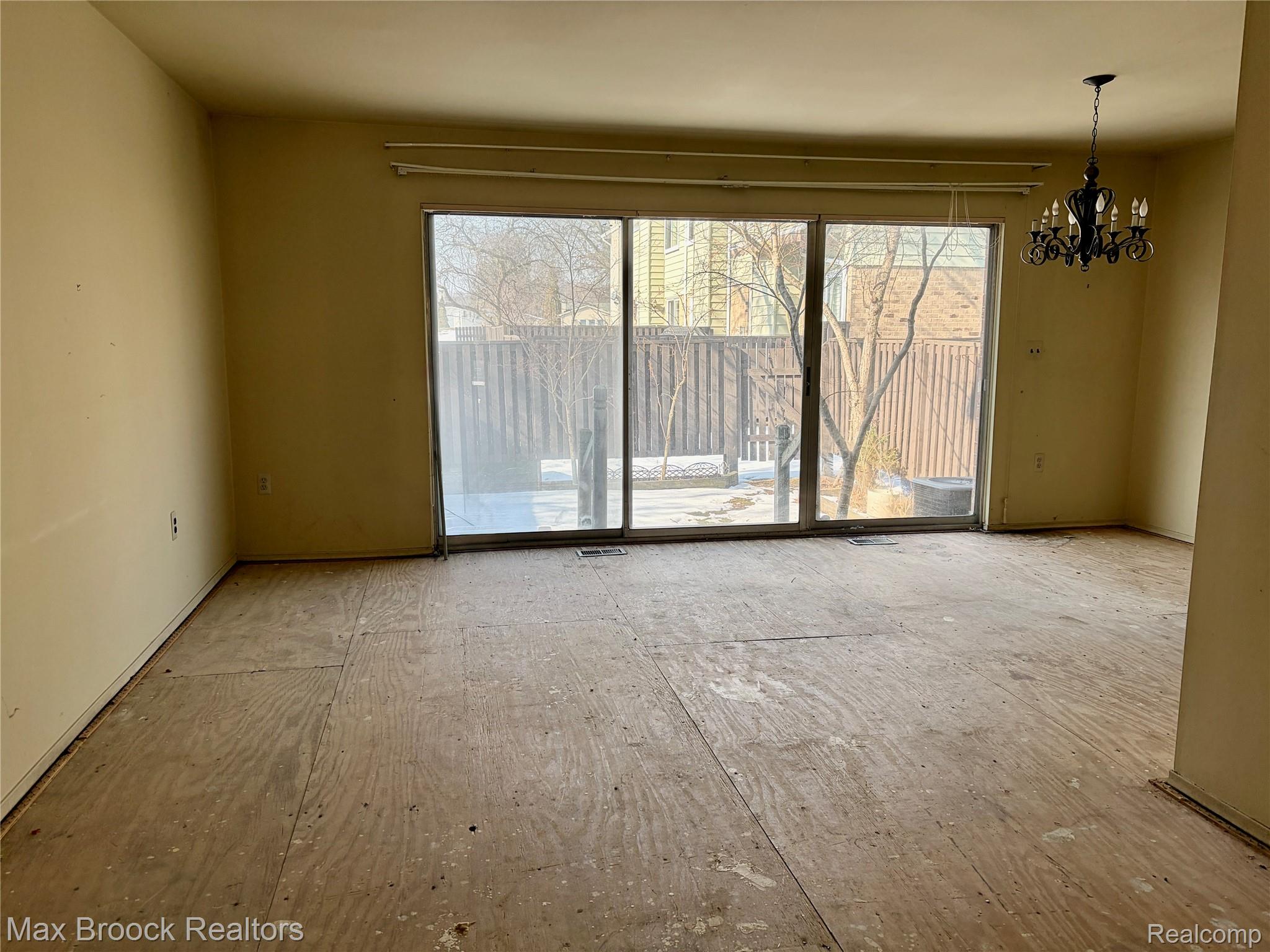 4905 Coventry Street