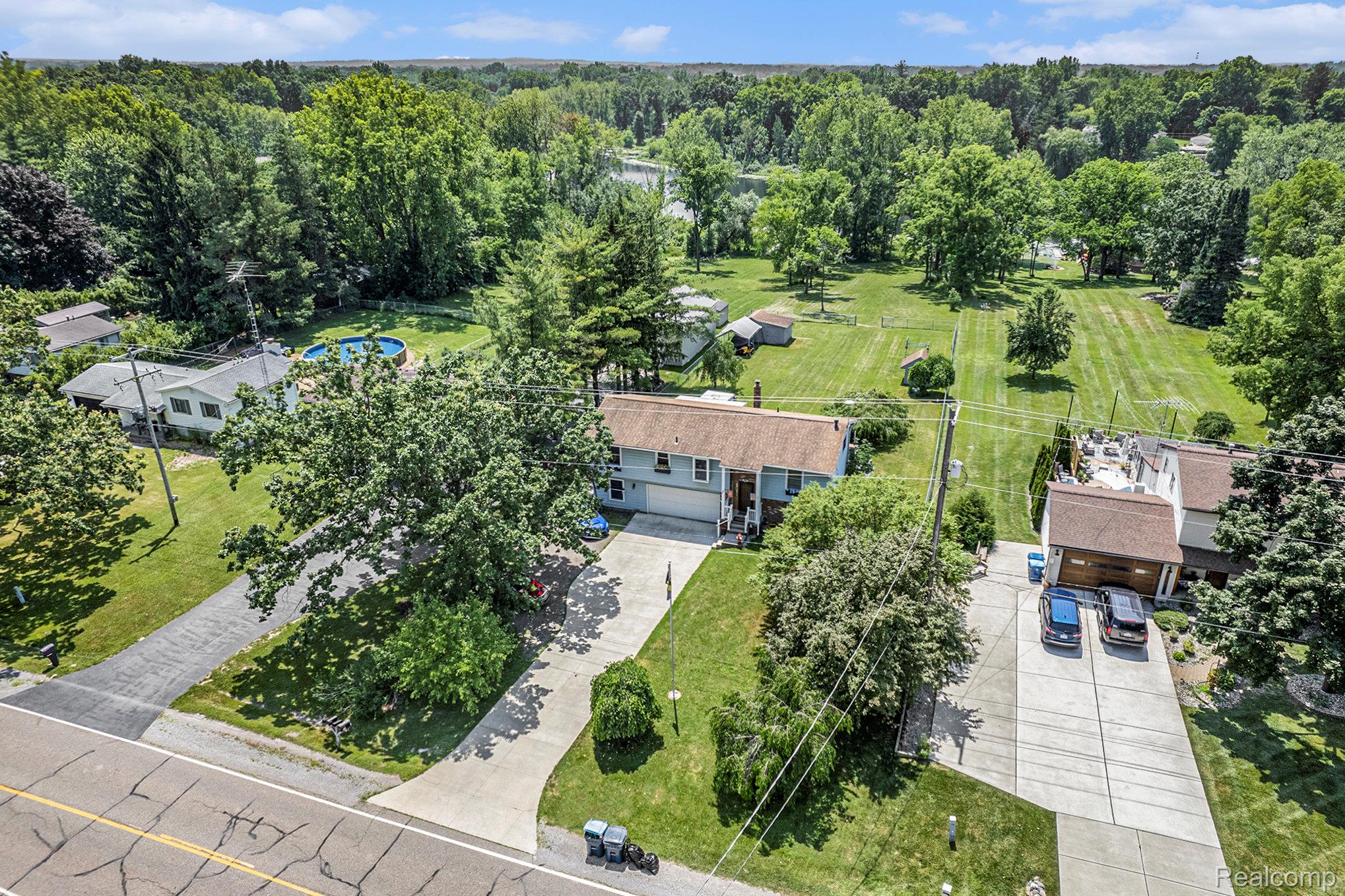 2029 N Long Lake Road