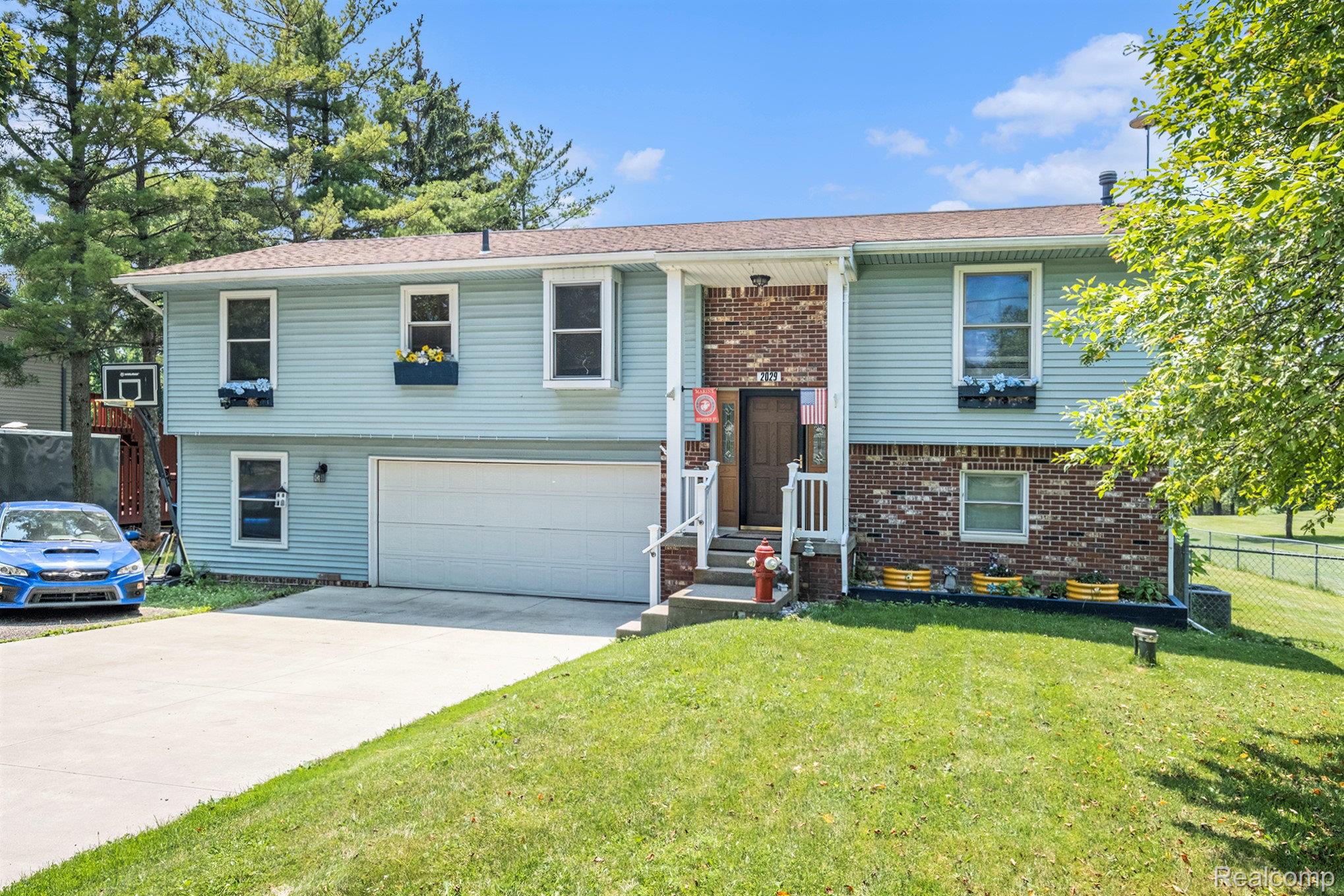 2029 N Long Lake Road