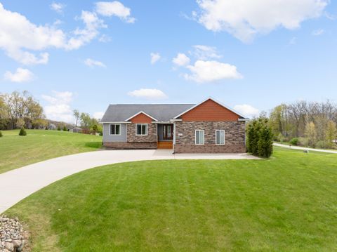 Photo of 679 Pheasant Ridge Drive, Brandon Charter Township, MI 48462 (MLS # 81026020847)