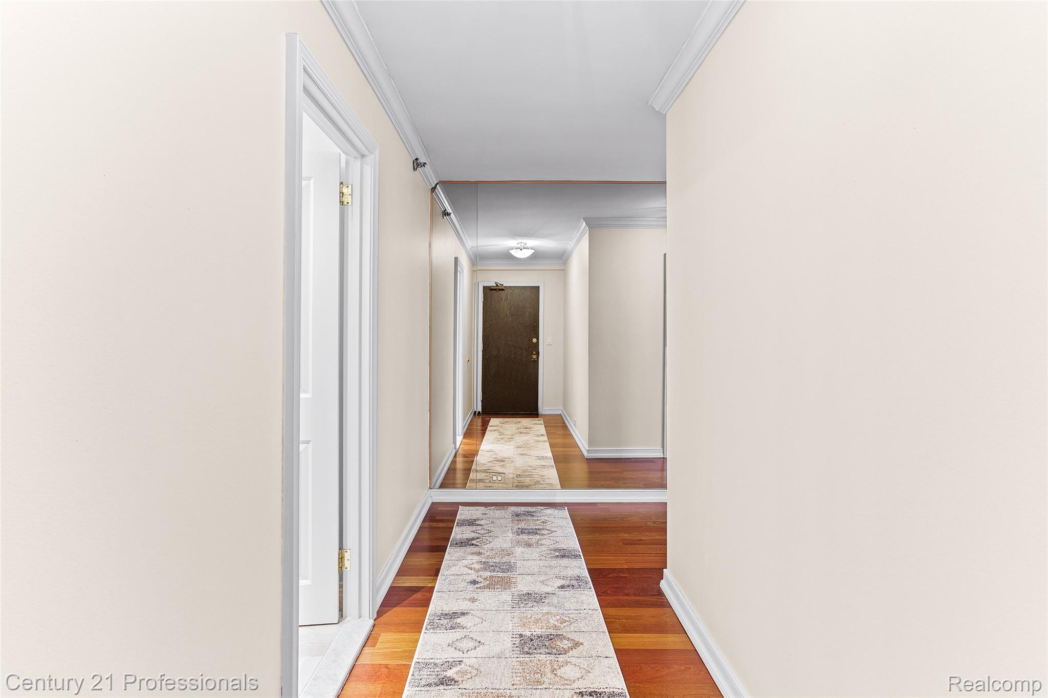 5000 Town Center 1704