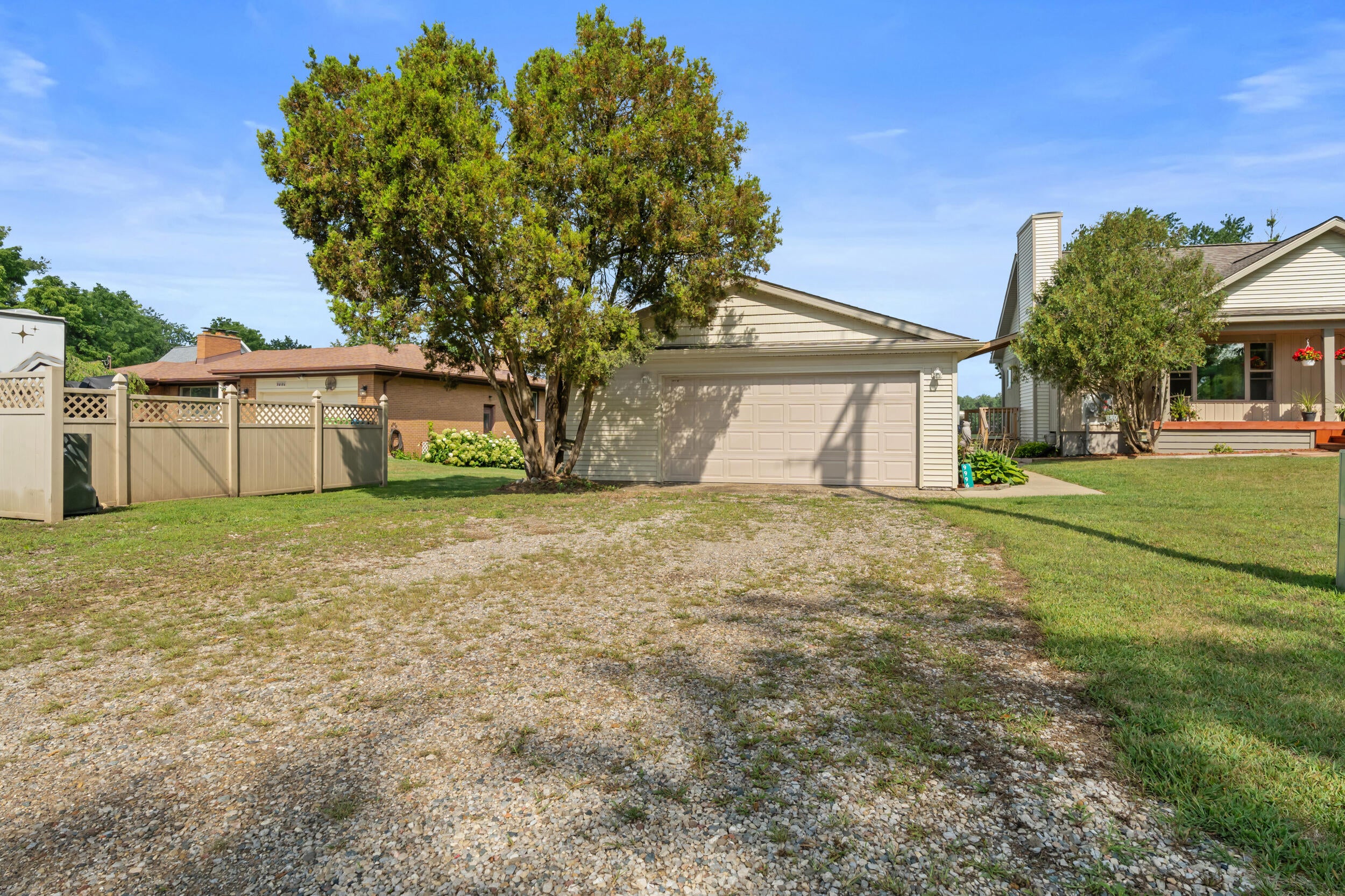 9996 Highland Road