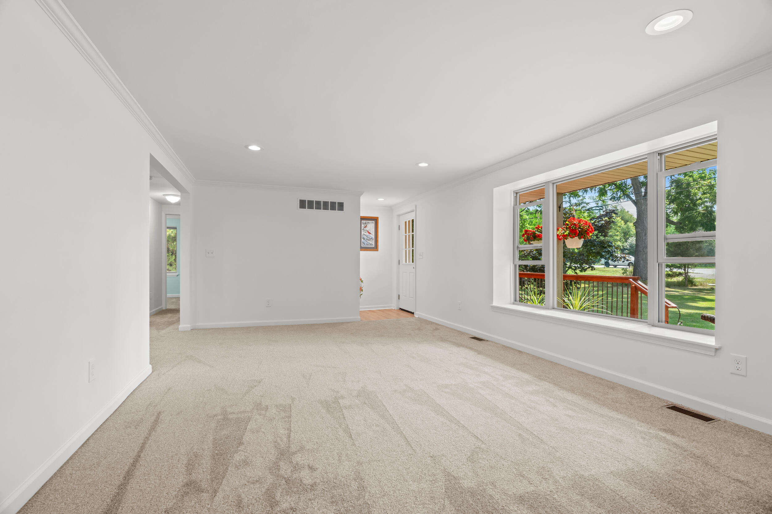 9996 Highland Road