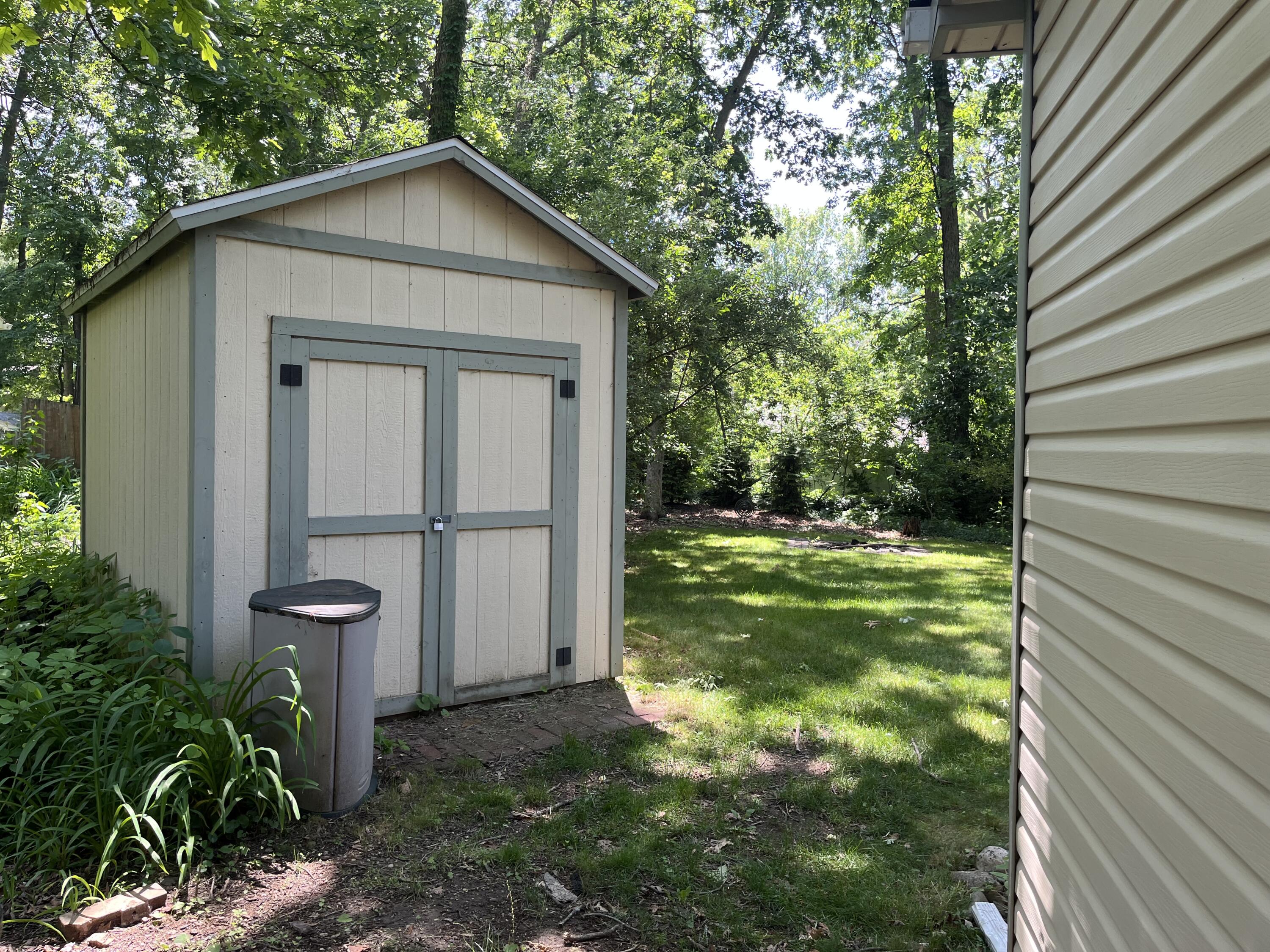 810 Oakgrove
