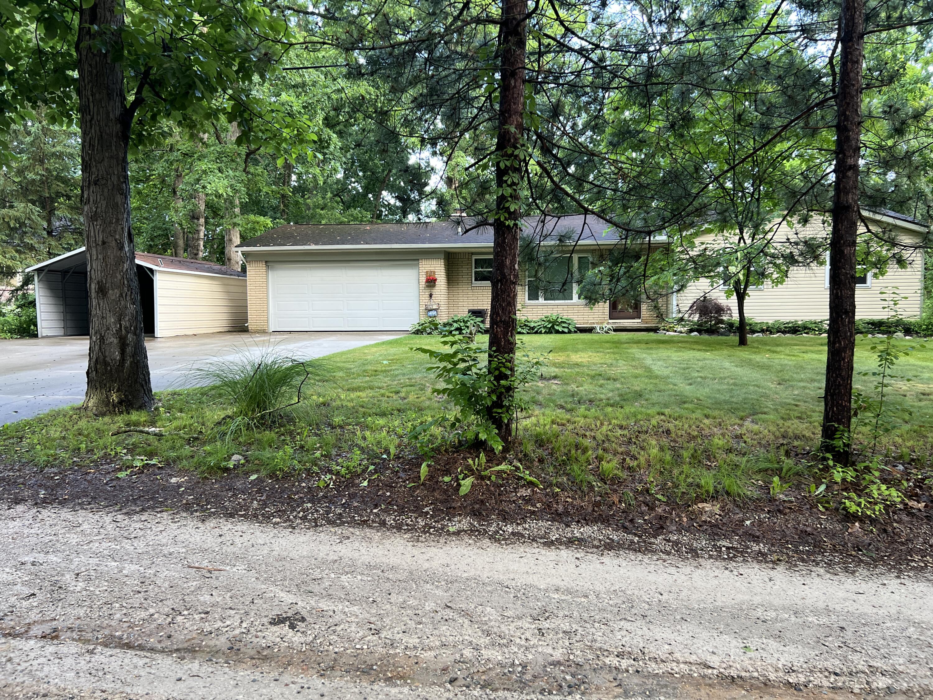 810 Oakgrove