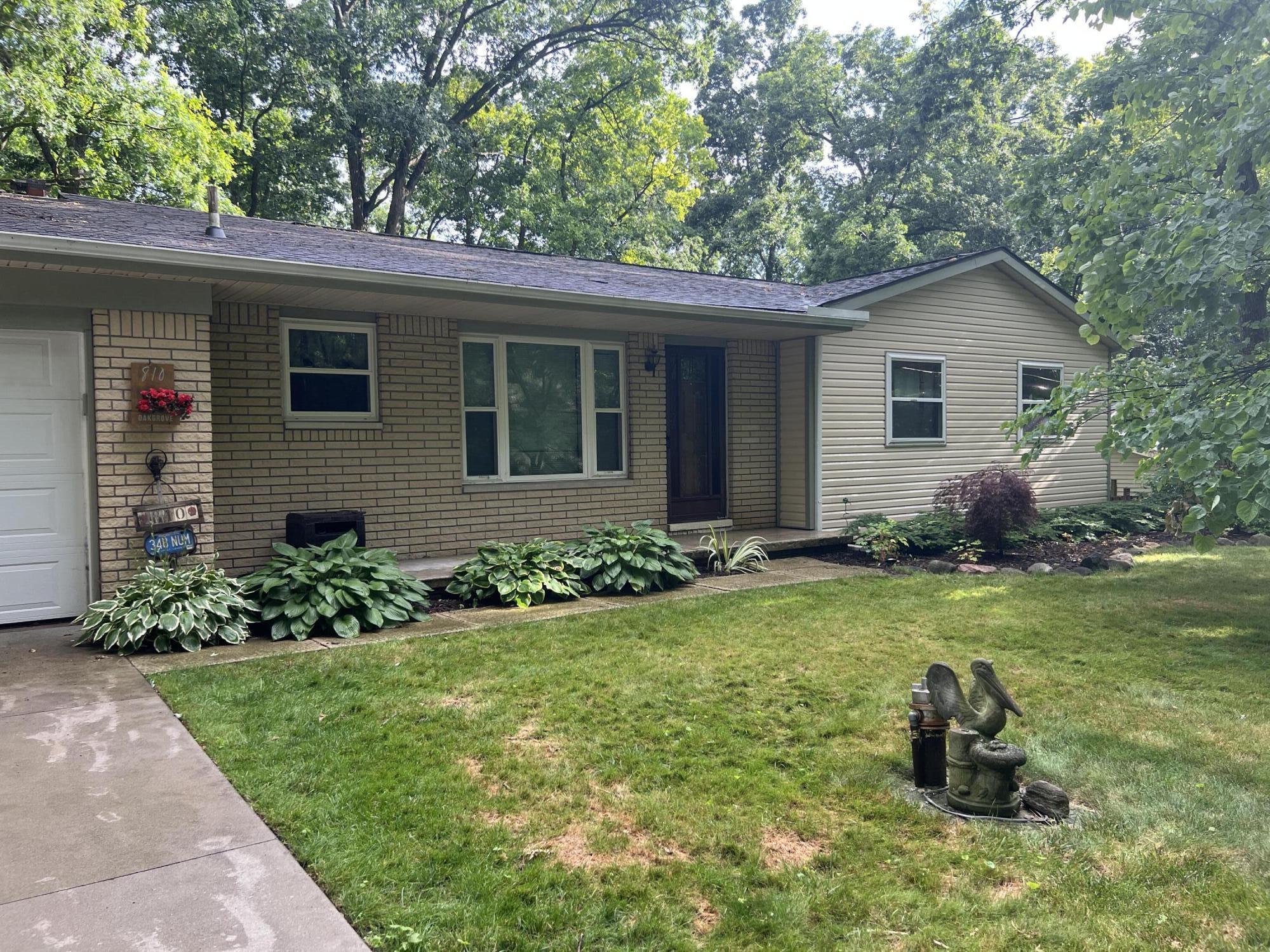 810 Oakgrove